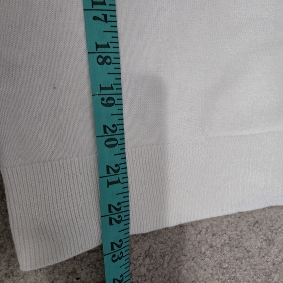 1901 White Sweater With a Nautical Navy Anchor Design. Size XS - Picture 10 of 10